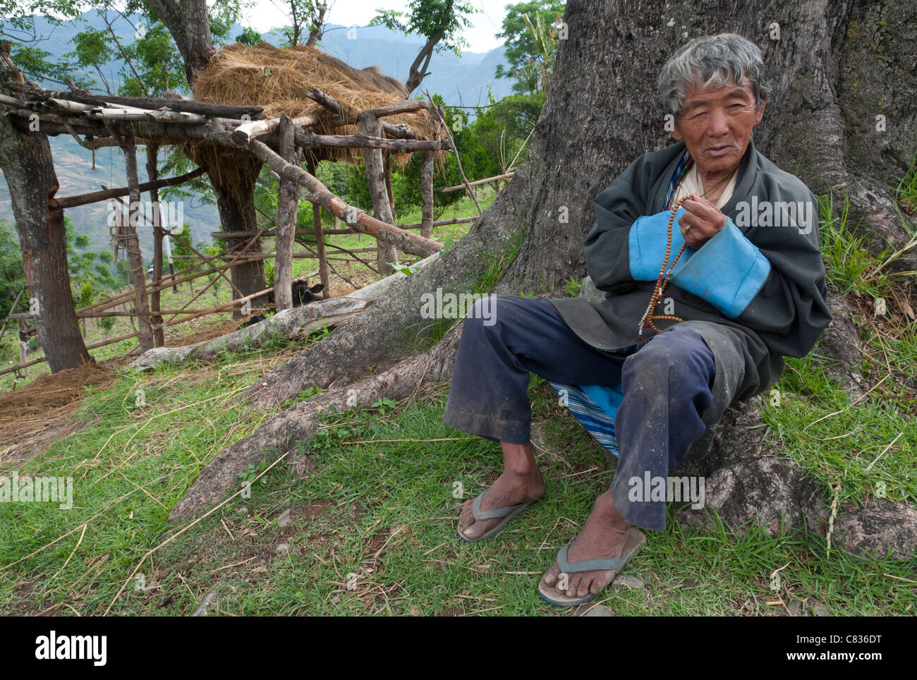 Porträt eines Bauern in Radi. Ost Bhutan Stockfoto