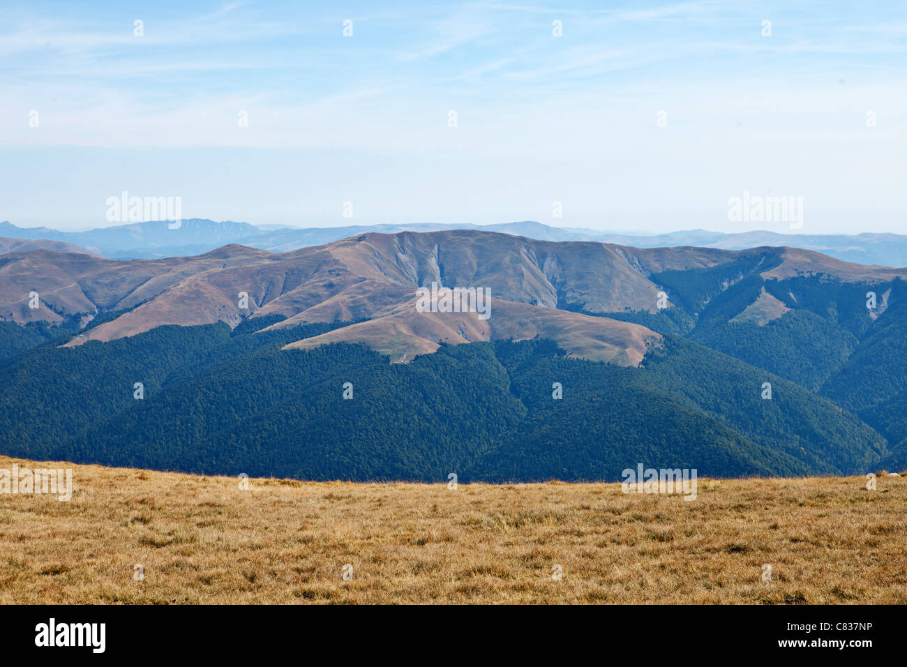 Landschaft des Bucegi Nationalpark in den südlichen Karpaten Berge, Rumänien über Sinaia Stadt Stockfoto