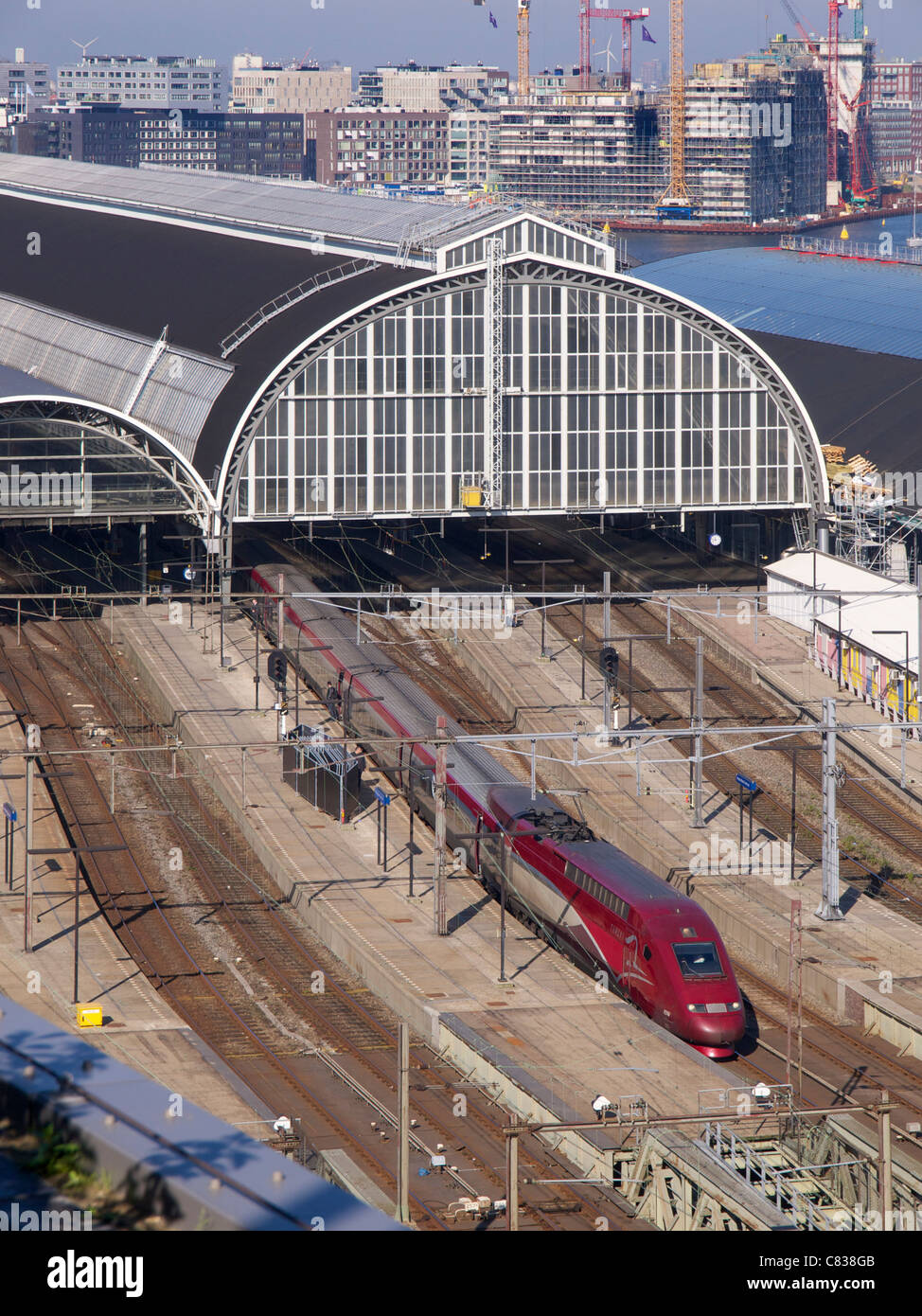 High-Speed-Thalys Zug spannende Amsterdam Central Station, den Niederlanden Stockfoto