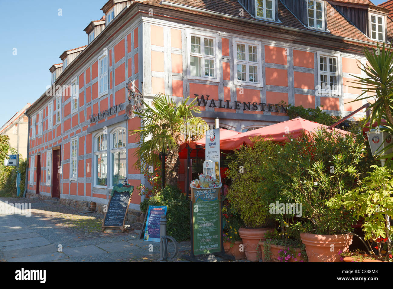 Wallenstein Restaurant Holz gerahmt Gebäude, Angermuende, Brandenburg, Deutschland Stockfoto