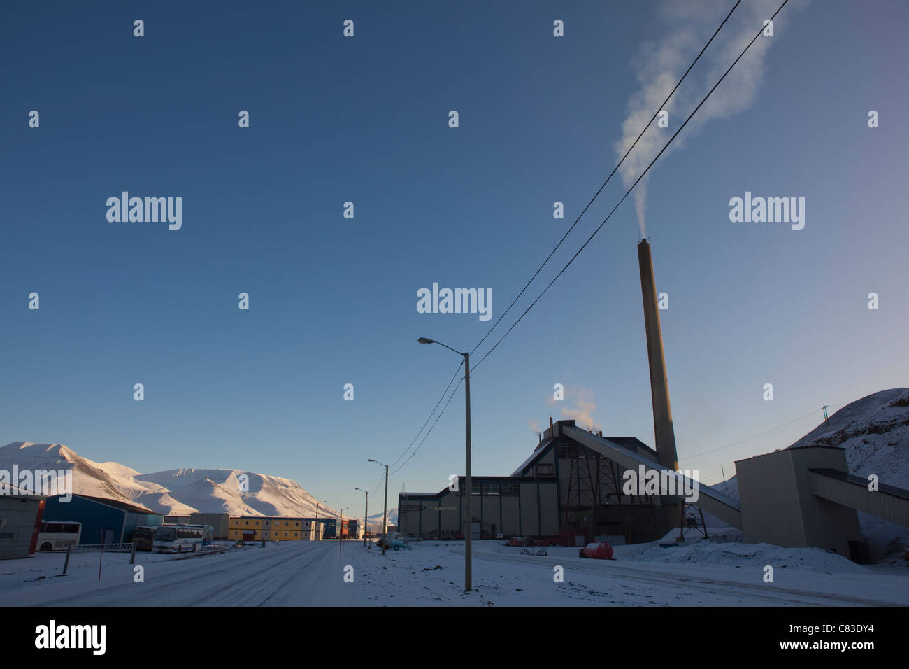 EnergiverkCoal Kraftwerk in arktischen Stadt Longyearbyen, Svalbard. Stockfoto