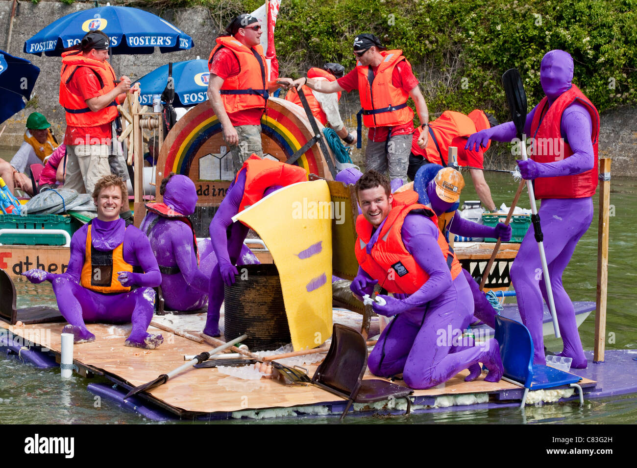 Die jährliche Lewes nach Newhaven Raft Race, Lewes, Sussex, England Stockfoto