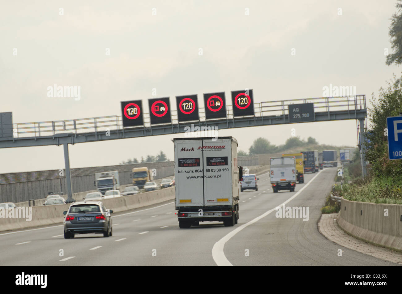 Verkehr auf der Autobahn, Deutschland Stockfoto