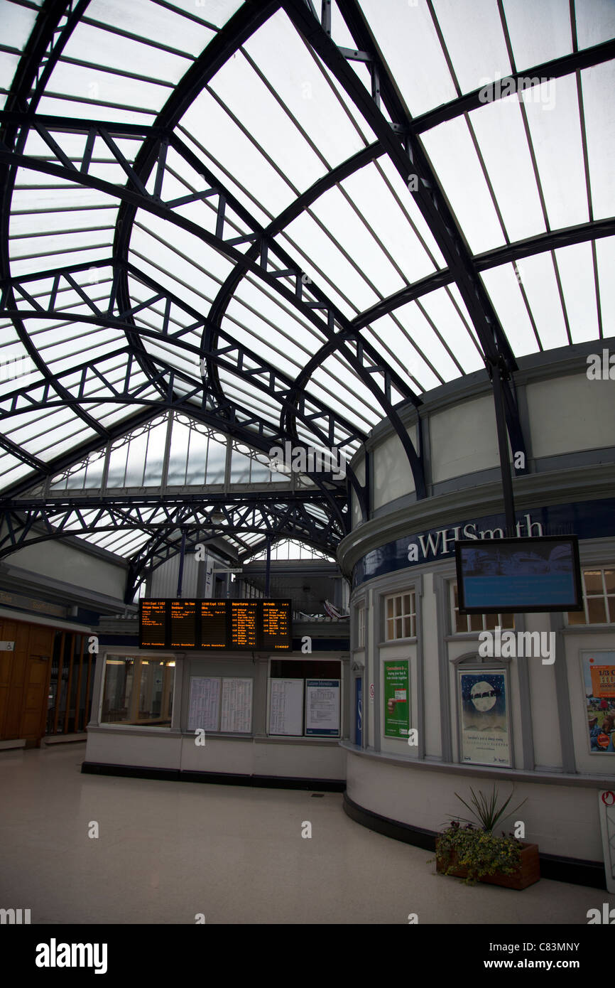 In Stirling Schiene Station, Schottland Scotrail Detail der Interiior und Detail im Dach Stockfoto