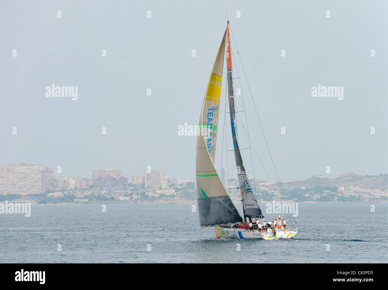 Team Sanya bei Testversion Etappe des Volvo Ocean Race in Alicante Bay, Spanien Stockfoto