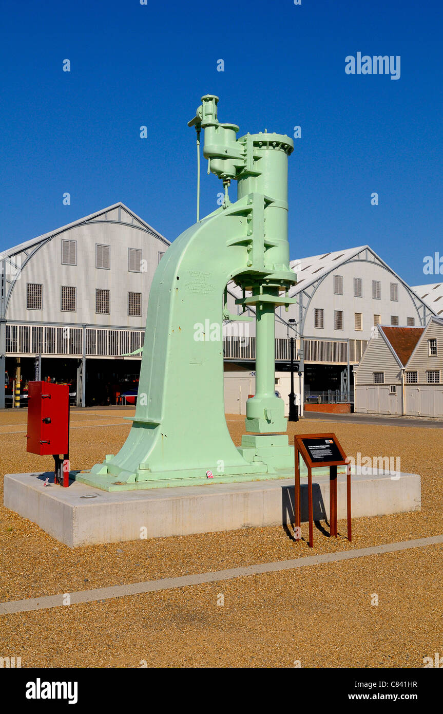 Dampfhammer im Historic Dockyard Chatham Kent England UK Stockfoto