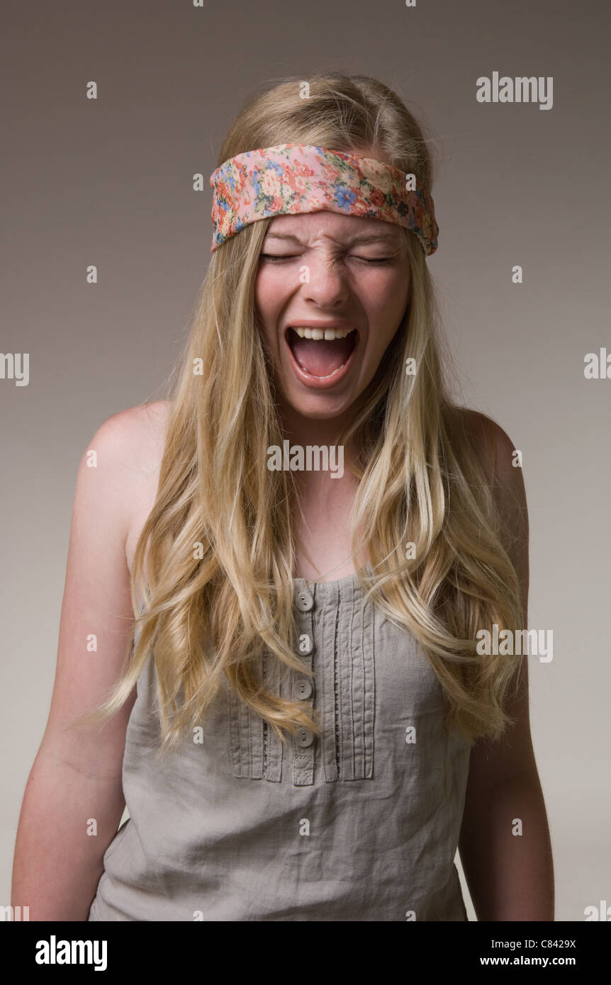 Teenager-Mädchen schreien Stockfoto