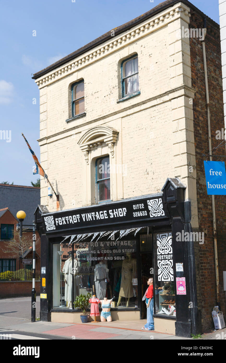 Foxtrot Vintage-Shop, Fisherton Street, Salisbury, Wiltshire, England, UK Stockfoto