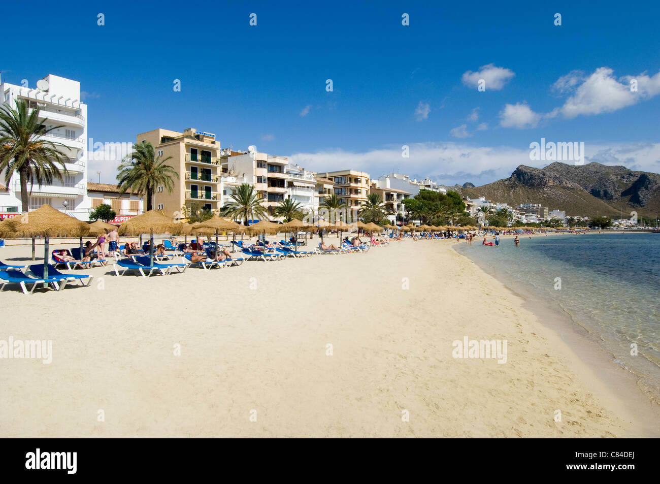 Mallorca Port De Pollenca Strand Stockfotografie Alamy