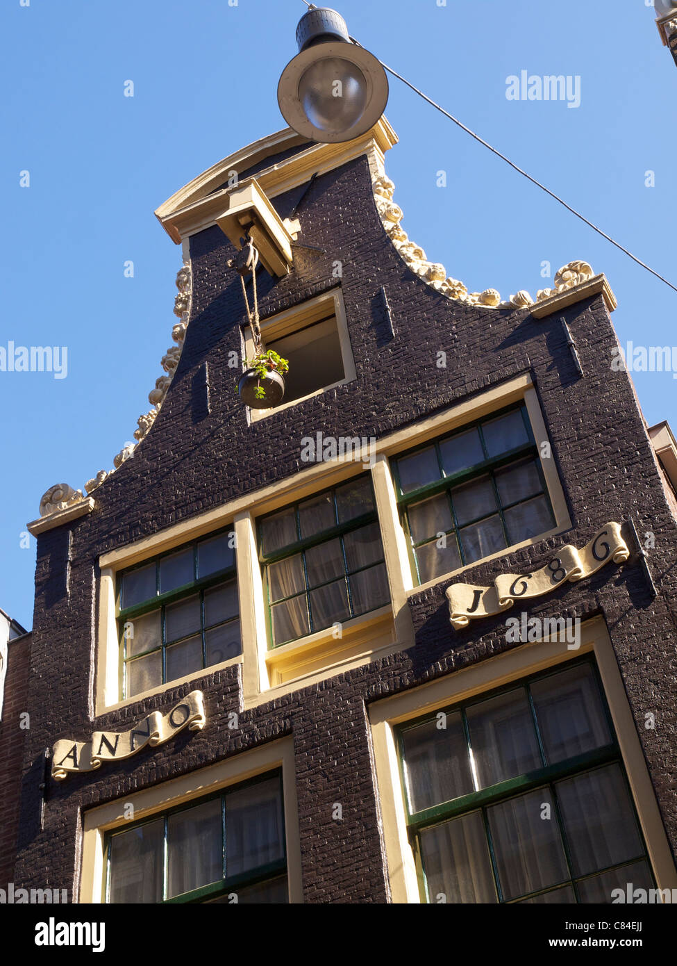 Klassische Amsterdam Stadt Haus A.d. 1686 auf Wallen das älteste erhaltene Viertel. die Niederlande Stockfoto
