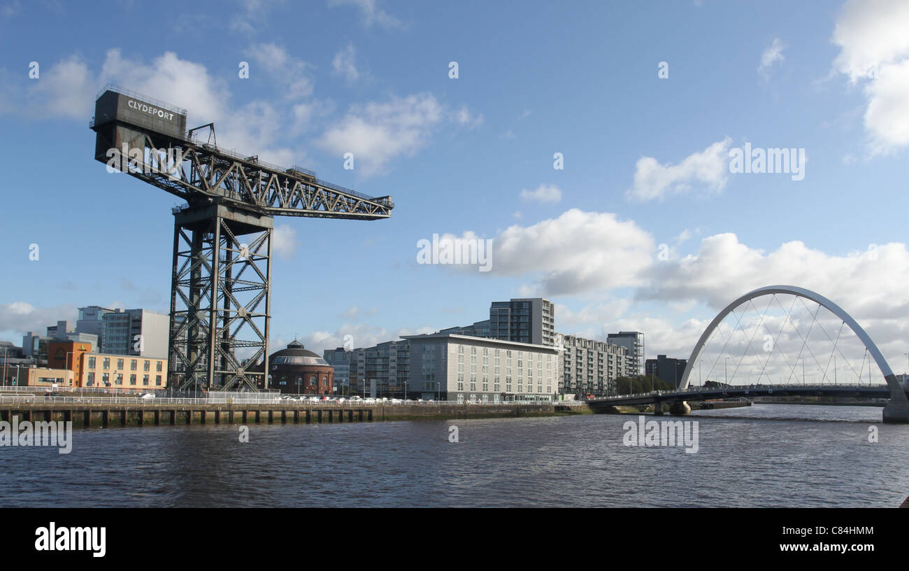 Finnieston Kran und Clyde Arc bridge Glasgow Schottland Oktober 2011 Stockfoto