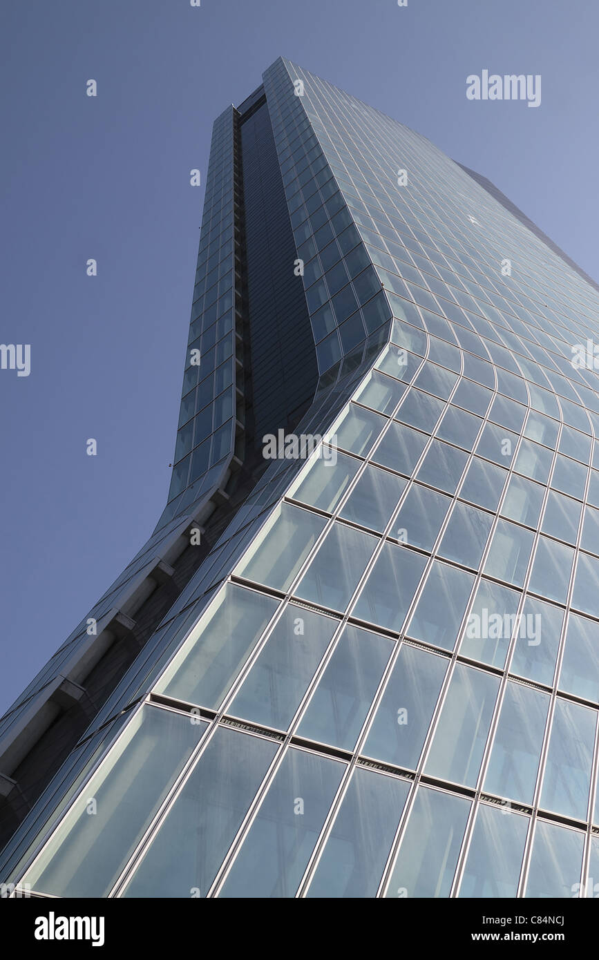 Wolkenkratzer, niedrigen Winkel Ansicht Stockfoto