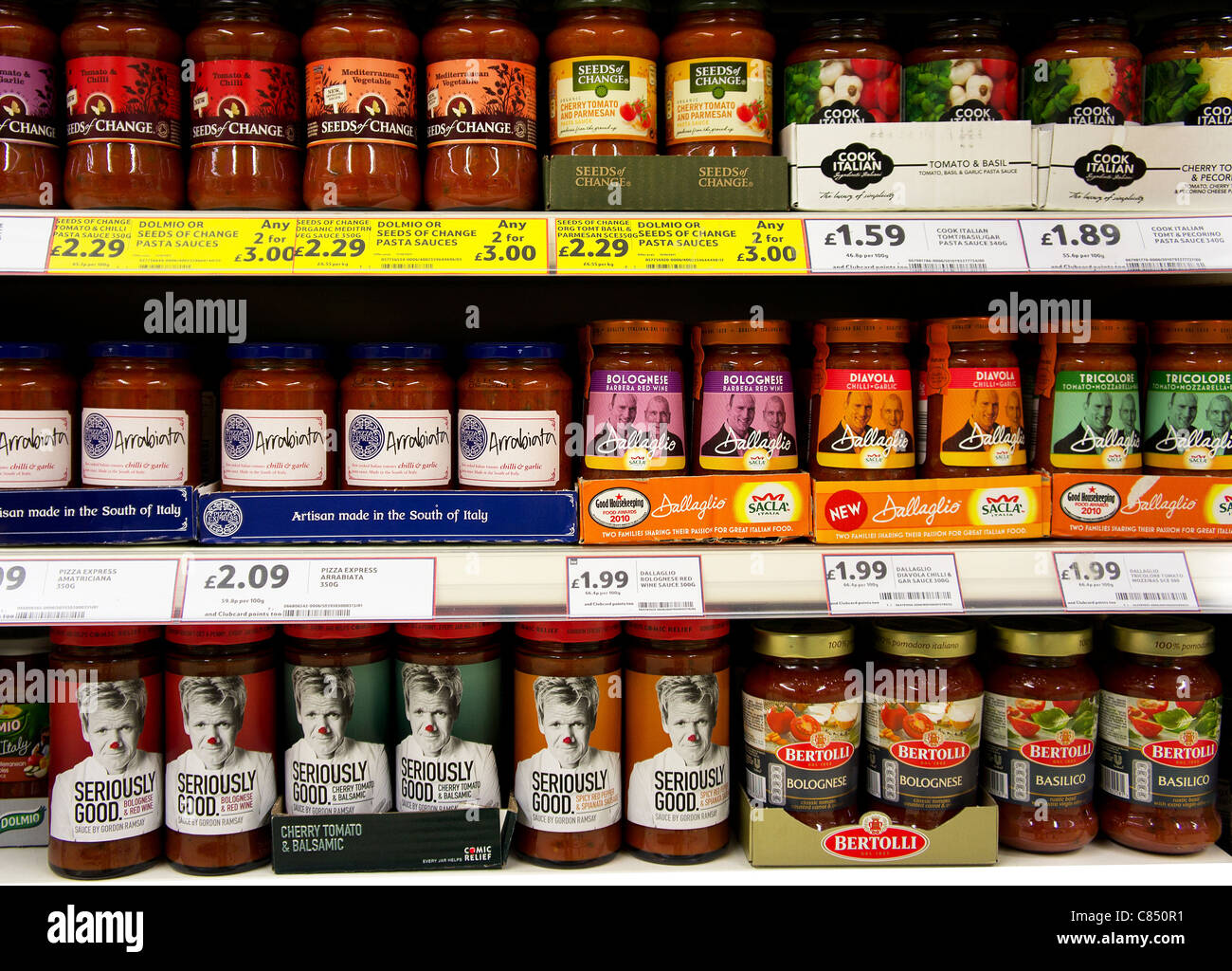 Glaser Verschiedener Marken Der Pasta Sauce Stockfotografie Alamy