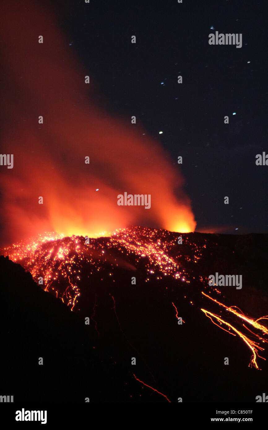 Ausbruch des Vulkans Stromboli Stockfoto