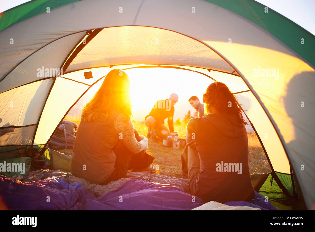 Freunde, Camping, Hood River, Oregon, USA Stockfoto