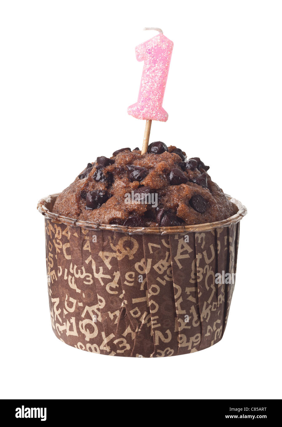 Schoko-Muffin mit Geburtstag Kerze für ein Jahr alt isoliert auf weißem Hintergrund Stockfoto
