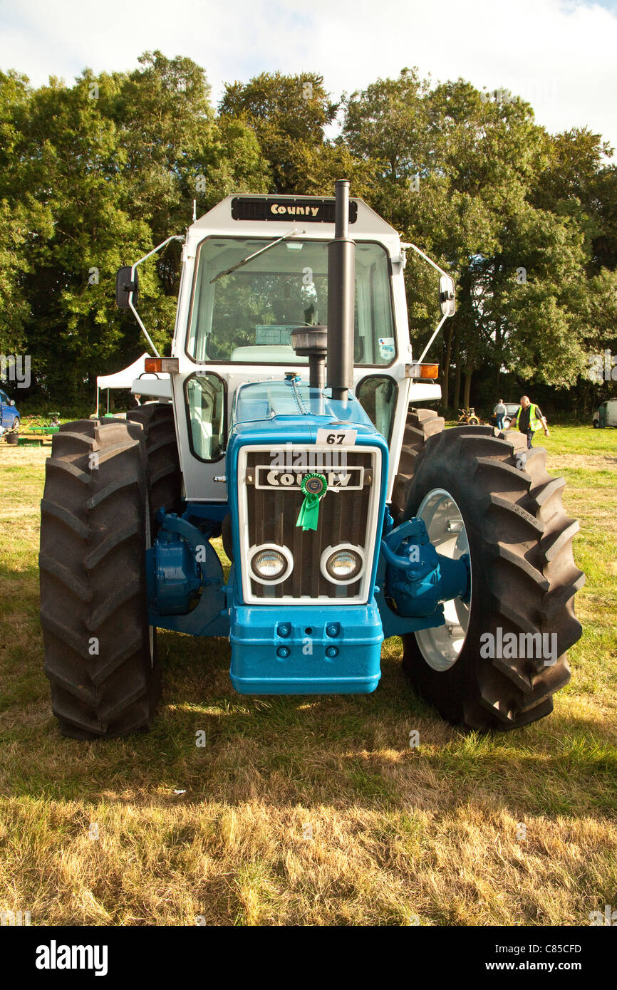 Alte Traktoren an die Alresford show 2011, Hampshire, England. Stockfoto