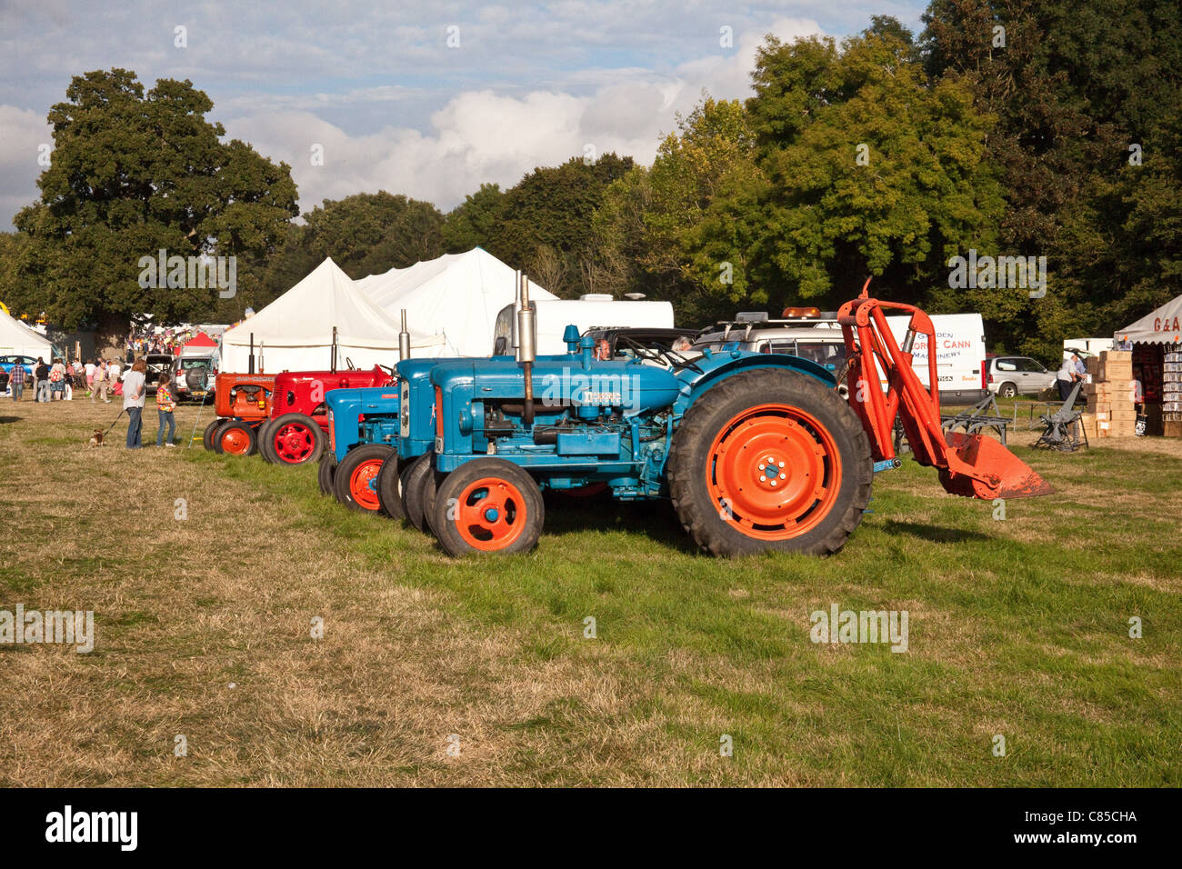 Alte Traktoren an die Alresford show 2011, Hampshire, England. Stockfoto