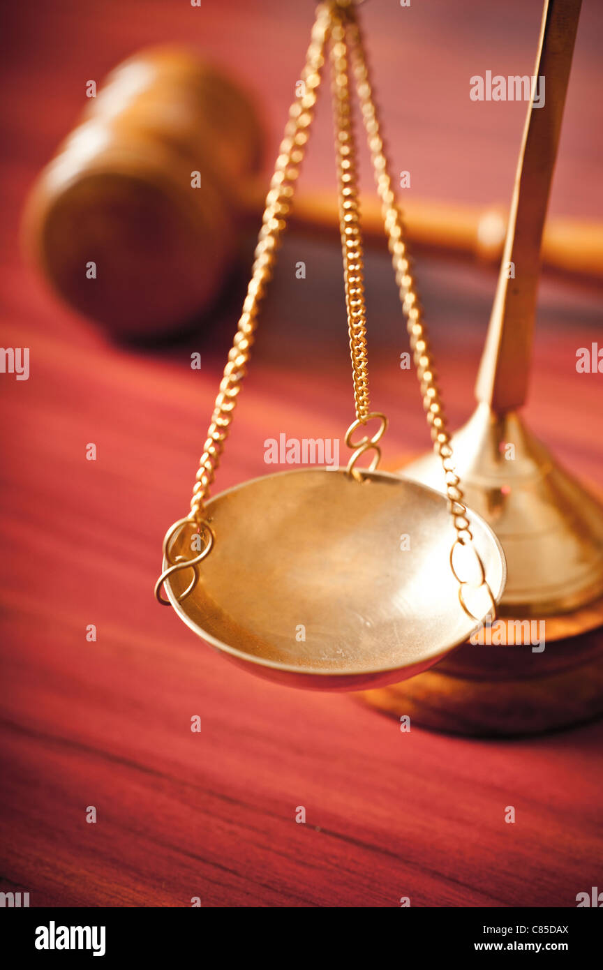 Hammer-Anzeige skaliert, Gerechtigkeit-Konzept Stockfoto