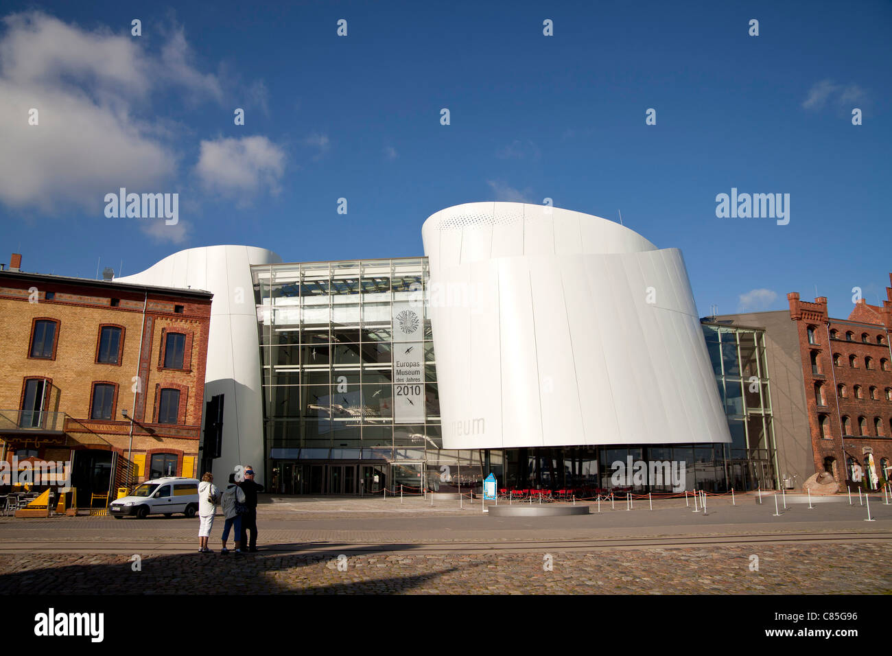 Eingang zum Ozeaneum, öffentliche Aquarium und Teil des deutschen Meeresmuseum (Deutsches Meeresmuseum) in Stralsund Stockfoto