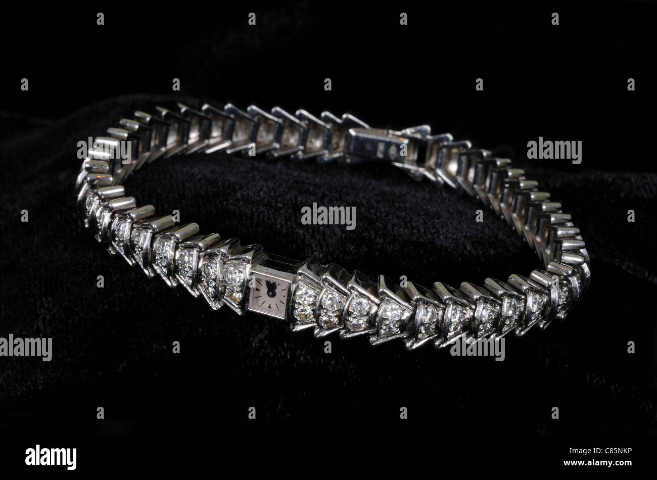 Jaeger le Coultre Uhr mit Diamant set Platin Gurt (hat das weltweit kleinste Uhrwerk), England. Stockfoto