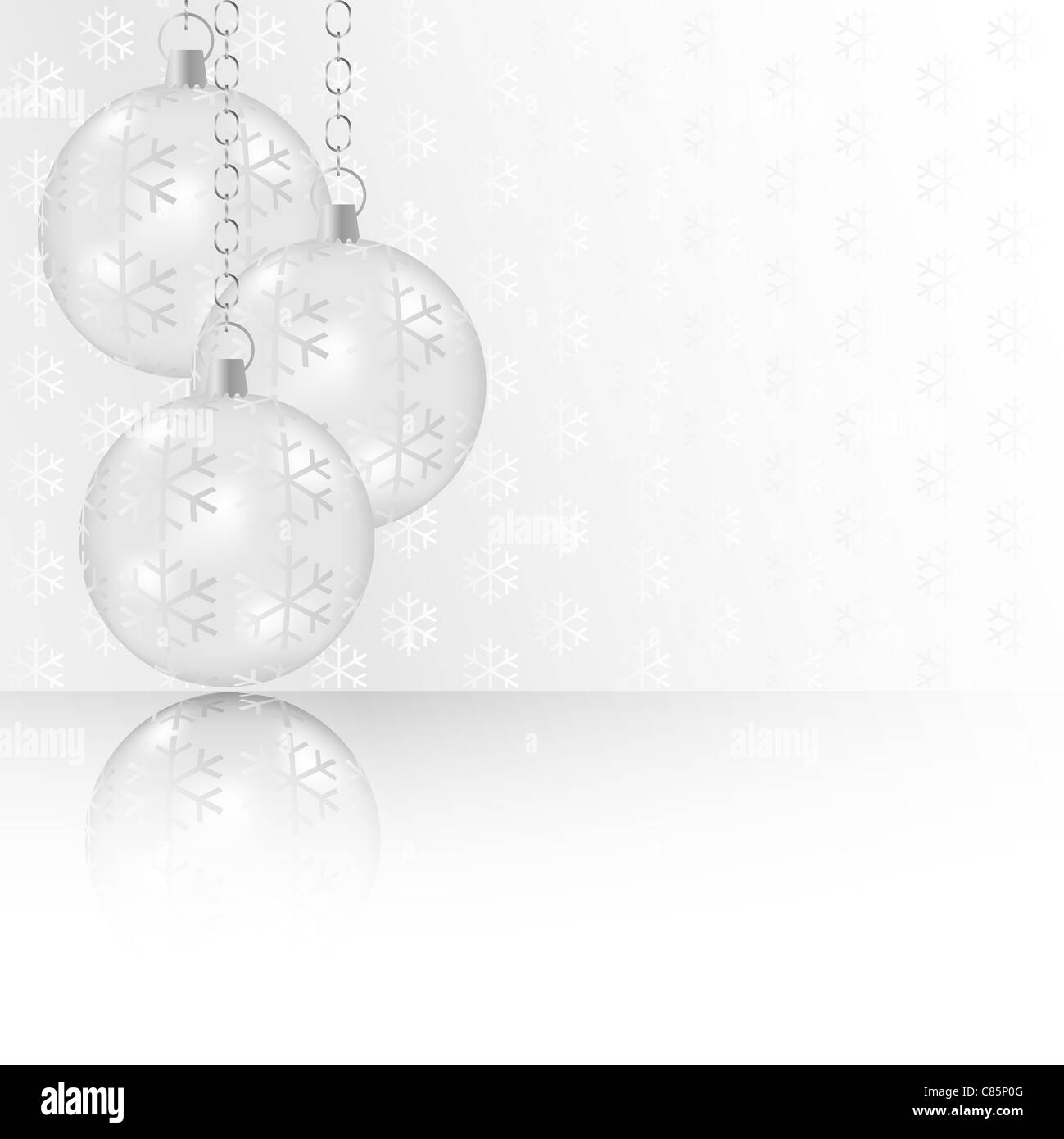 Weihnachtskugeln auf abstrakte silbernem Hintergrund - mit Exemplar Stockfoto