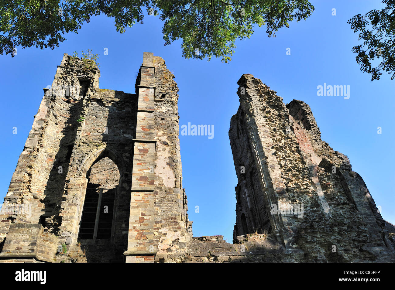 Kirchtürme in Villers Abbey Ruinen, einem alten Zisterzienser-Abtei in der Nähe von Villers-la-Ville, Belgien Stockfoto