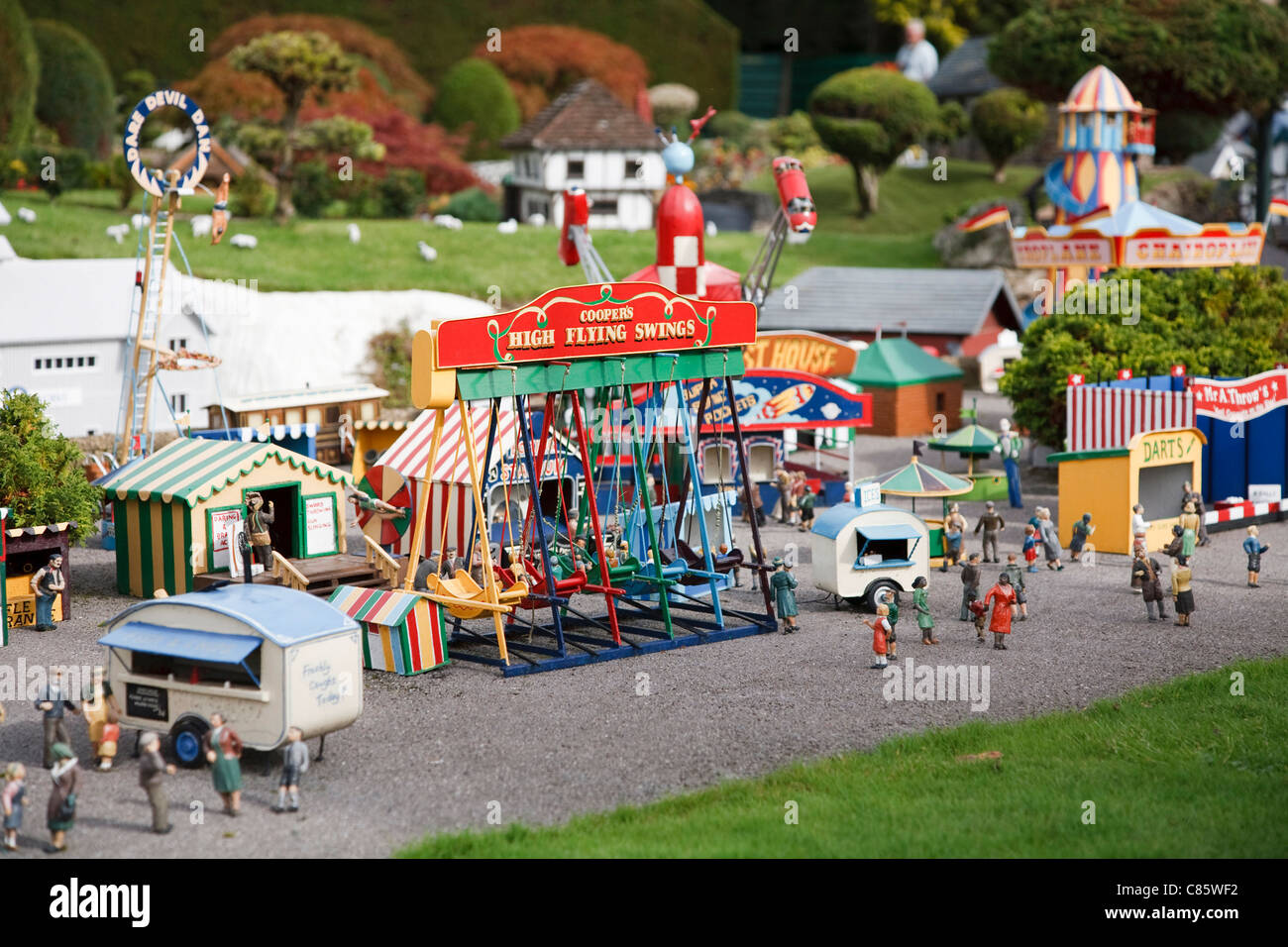 Modell-Festplatz am Bekonscot Modelldorf und Eisenbahn, Beaconsfield, Buckinghamshire, Großbritannien Stockfoto