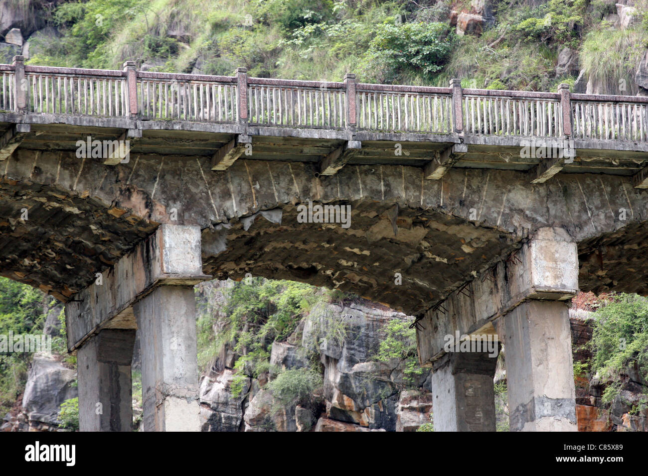 Brücke Bogen Details für die alte Brücke an der Mündung des geringeren Three Gorges (Daning Fluß), China Stockfoto