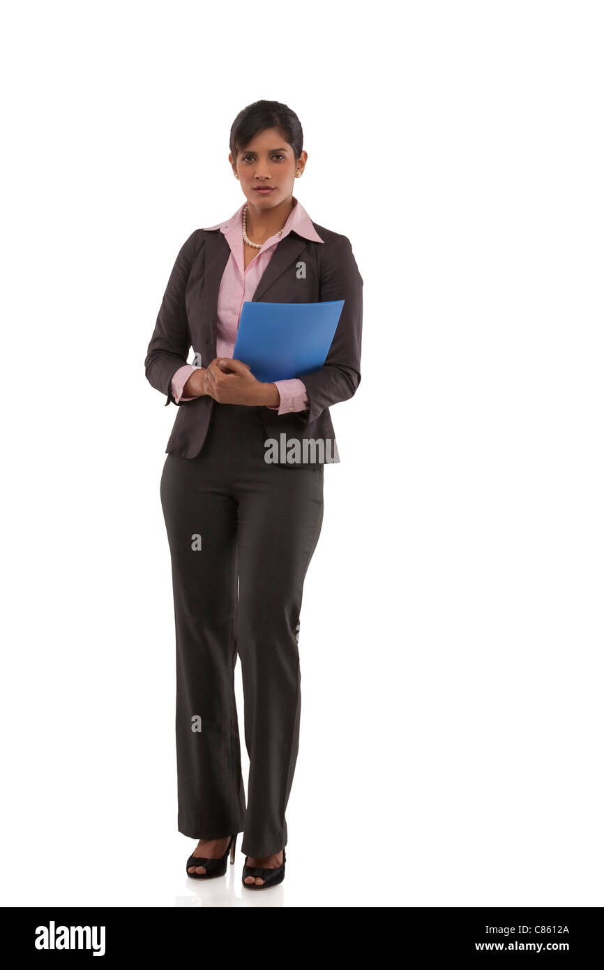 Porträt von eine Geschäftsfrau mit einer Datei Stockfoto