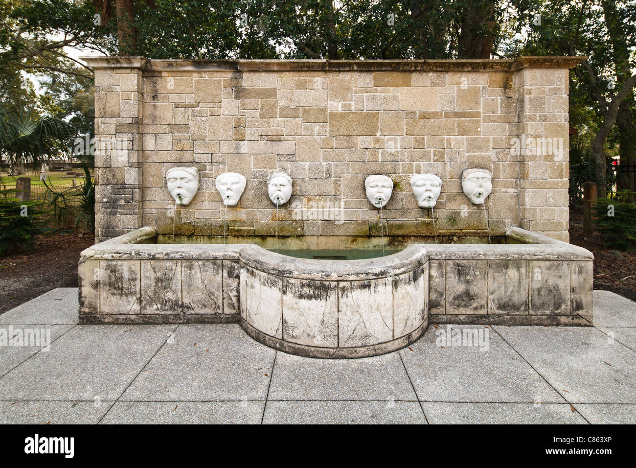 Avilés historisches Wahrzeichen Brunnen, St. Augustin Stockfoto