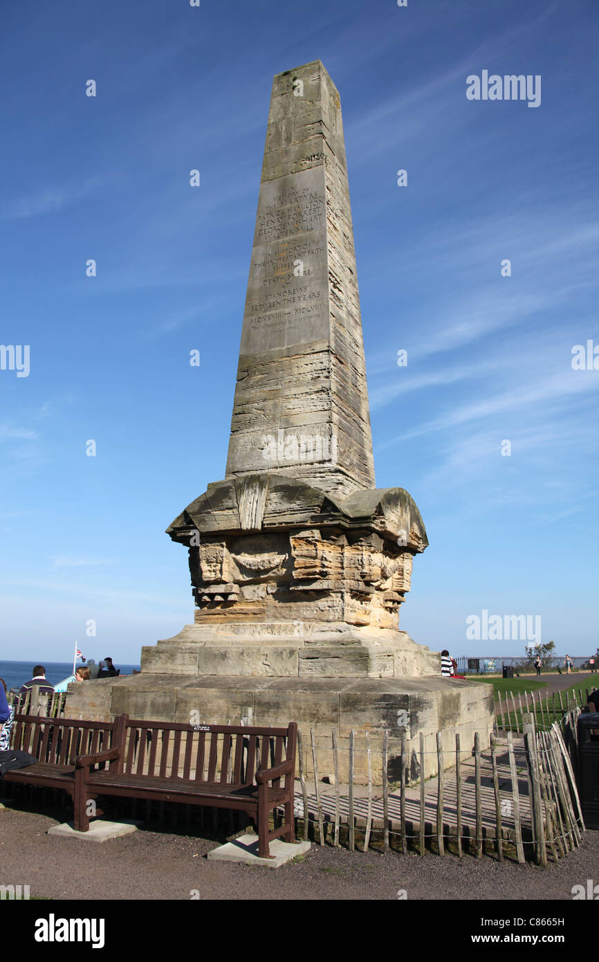 Stadt von Str. Andrews, Schottland. Die Märtyrer Monument Obelisk auf die Resultate von St Andrews. Stockfoto