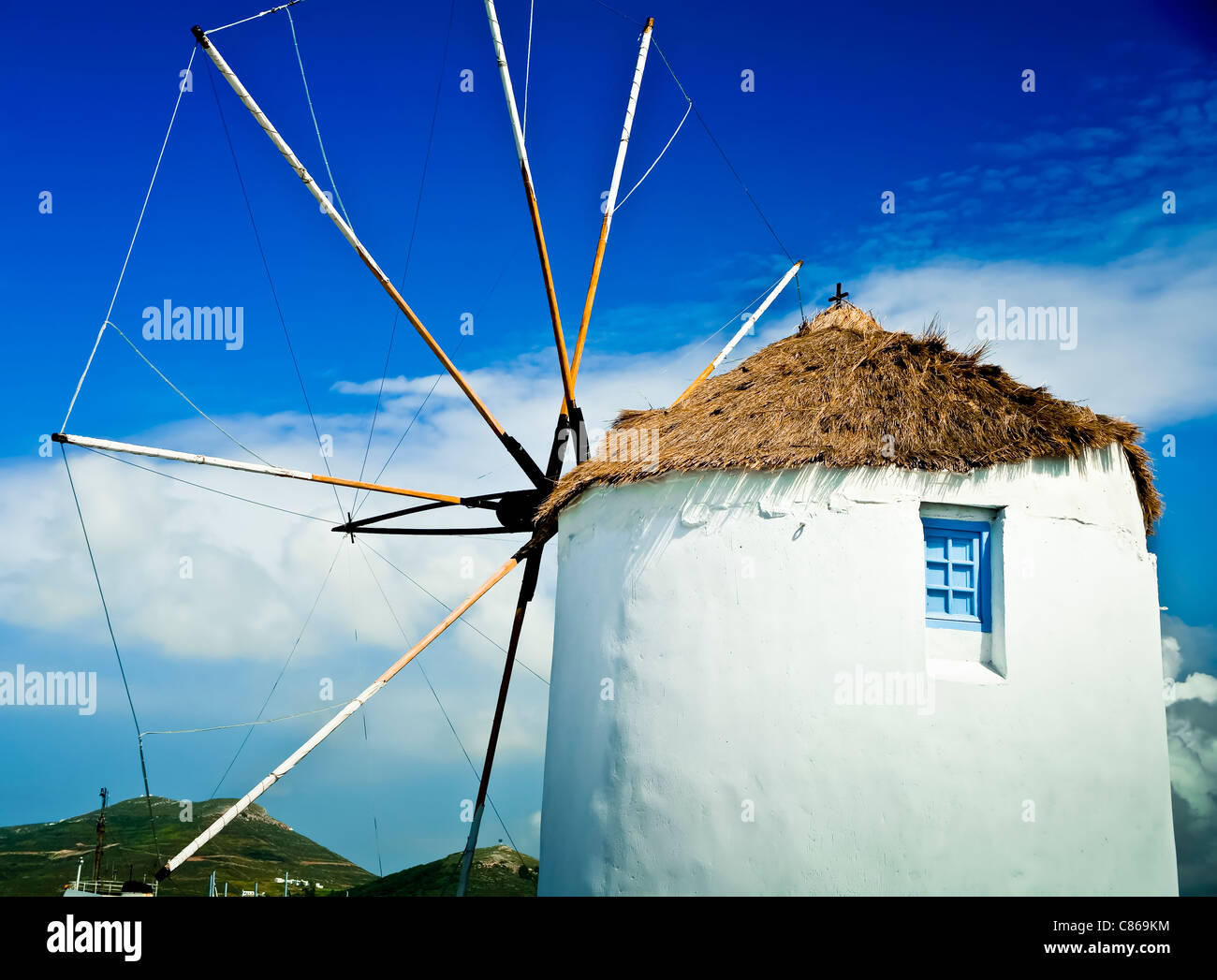 Windmühle in Parikia Dorf. Insel Paros, Kykladen, Ägäis, Griechenland, Europa Stockfoto