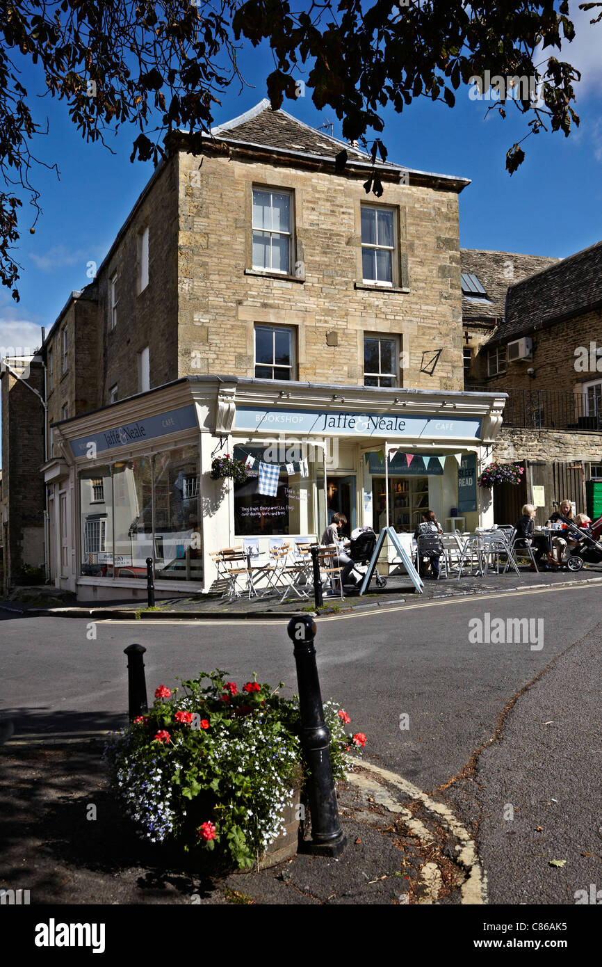 Chipping Norton Buchhandlung und Café Jaffe und Neale Chipping Norton Cotswolds Oxfordshire England. Stockfoto