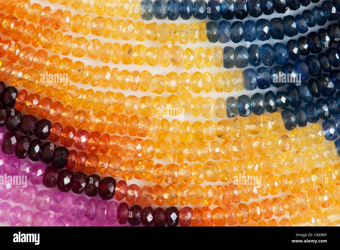 Bunte indische Perlen Halskette Stockfoto