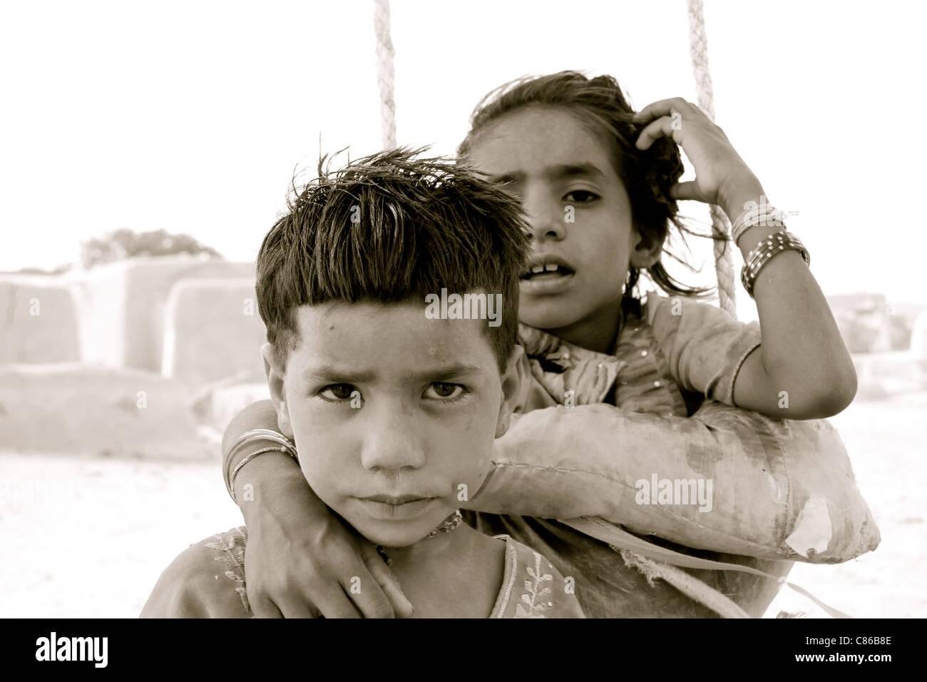 Kinder Leben in der Wüste Thar, Indien nahe der pakistanischen Grenze Stockfoto