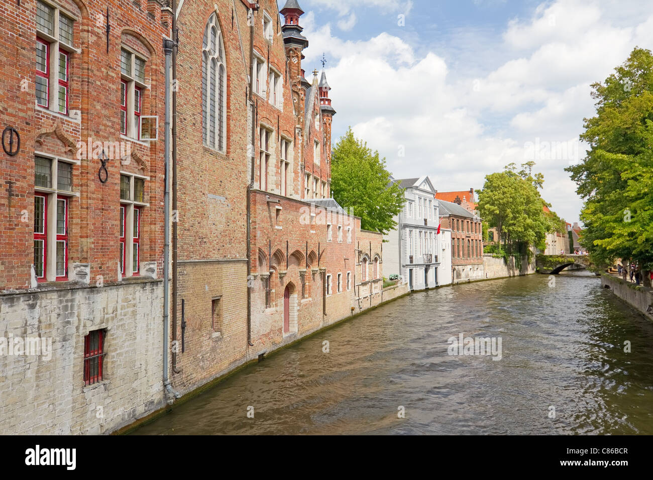 Ein Kanal in Groenerei, in der Altstadt von Brügge, Belgien Stockfoto