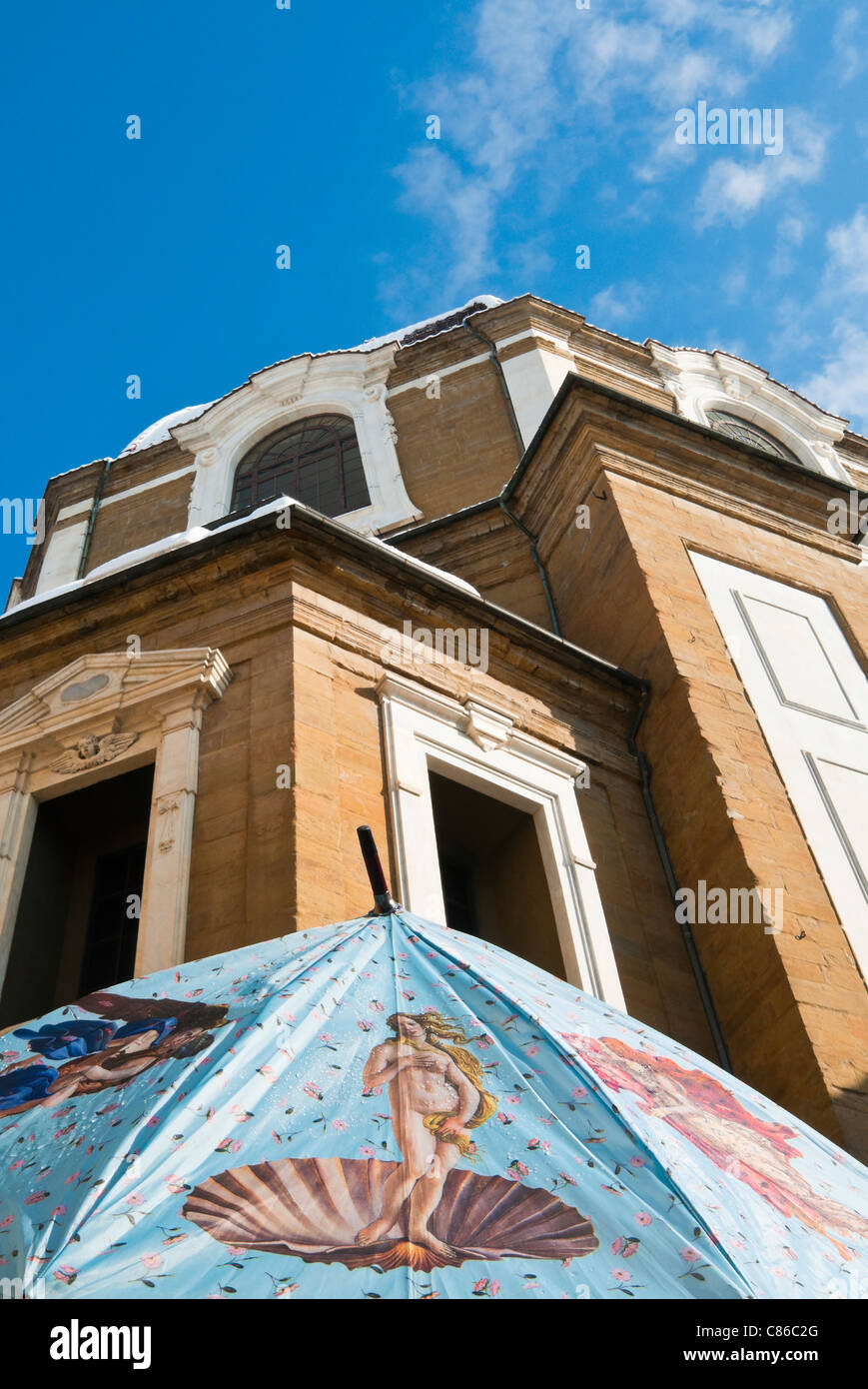 Die Medici-Kapellen (Cappelle Medicee) und Regenschirm mit Botticellis Venus, Florenz, Toskana, Italien, UNESCO-Weltkulturerbe Stockfoto