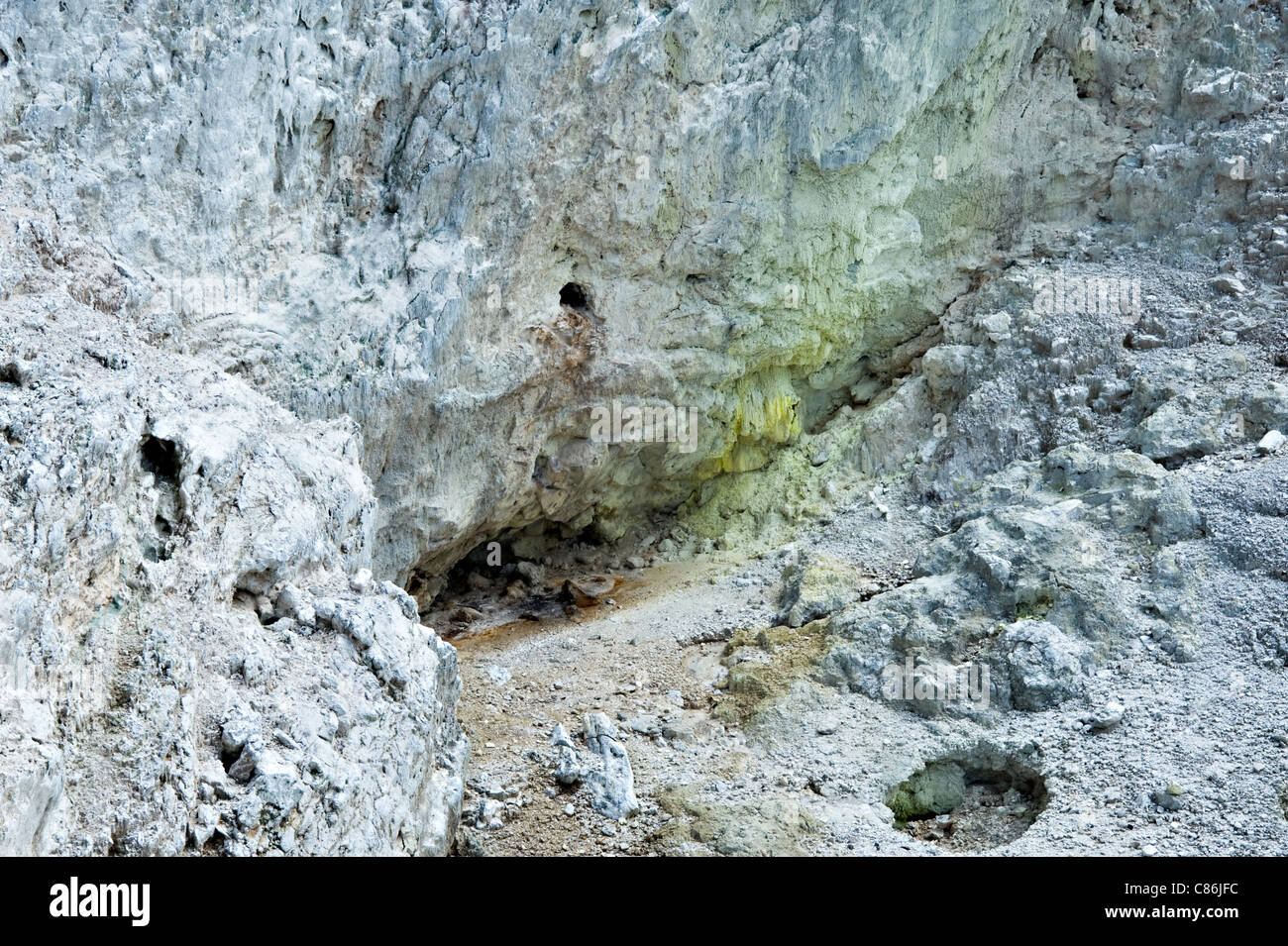 Schwefel Höhlenwände und Vent Wai-O-Tapu Thermal Wonderland Rotorua Nordinsel Neuseeland NZ Stockfoto