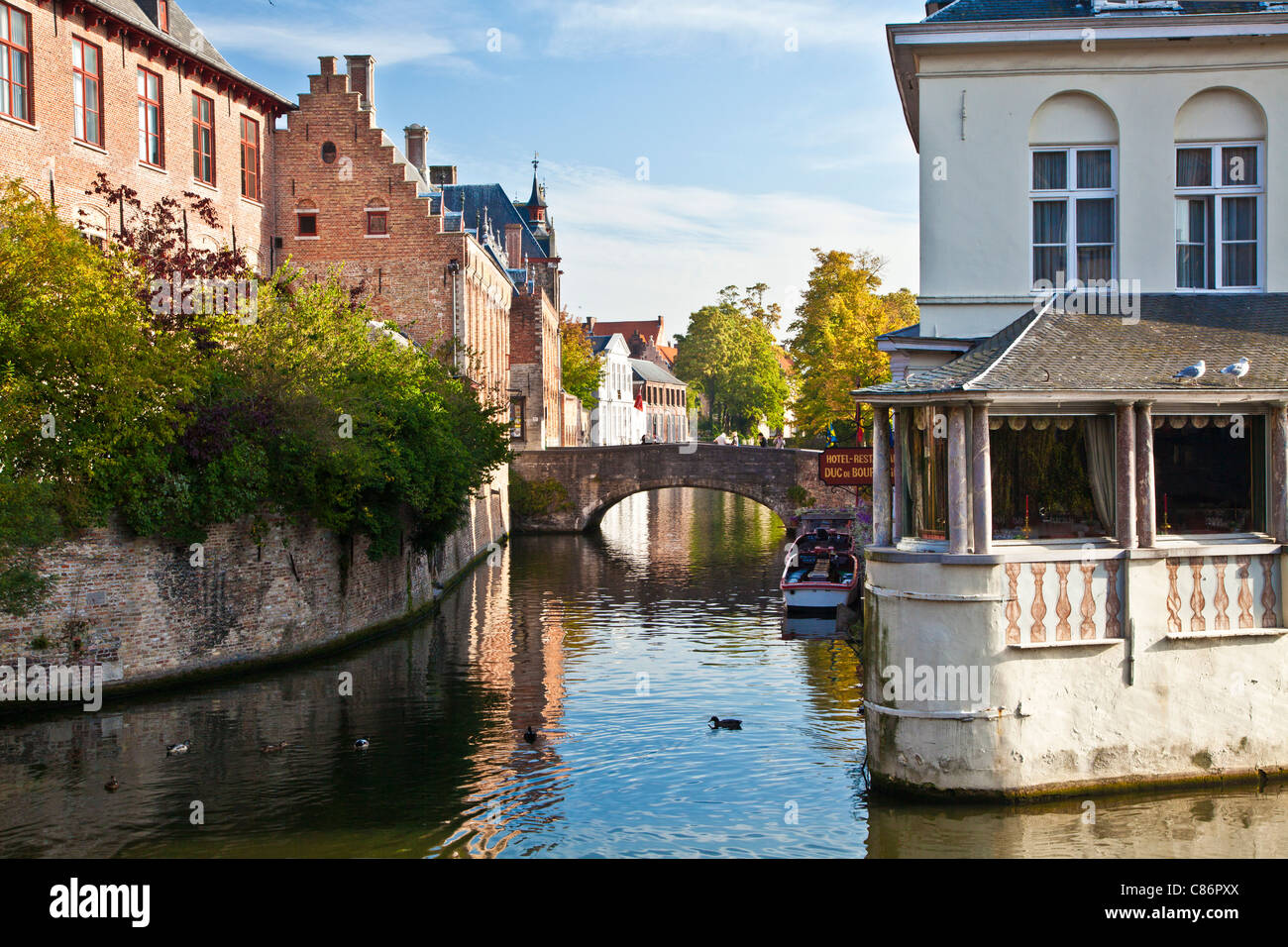Dijver Kanal und Brücke in Bruges,(Brugge), Belgien Stockfoto
