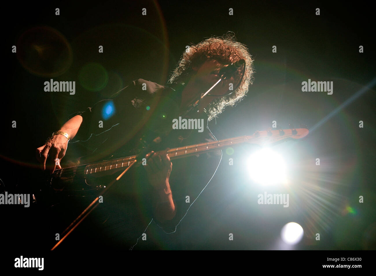 BELFAST, Vereinigtes Königreich - 15 AUGUST: Russell Pritchard führt mit The Zutons am Tag 3 Belsonic, Custom House Square, Belfast, Vereinigtes Königreich Stockfoto