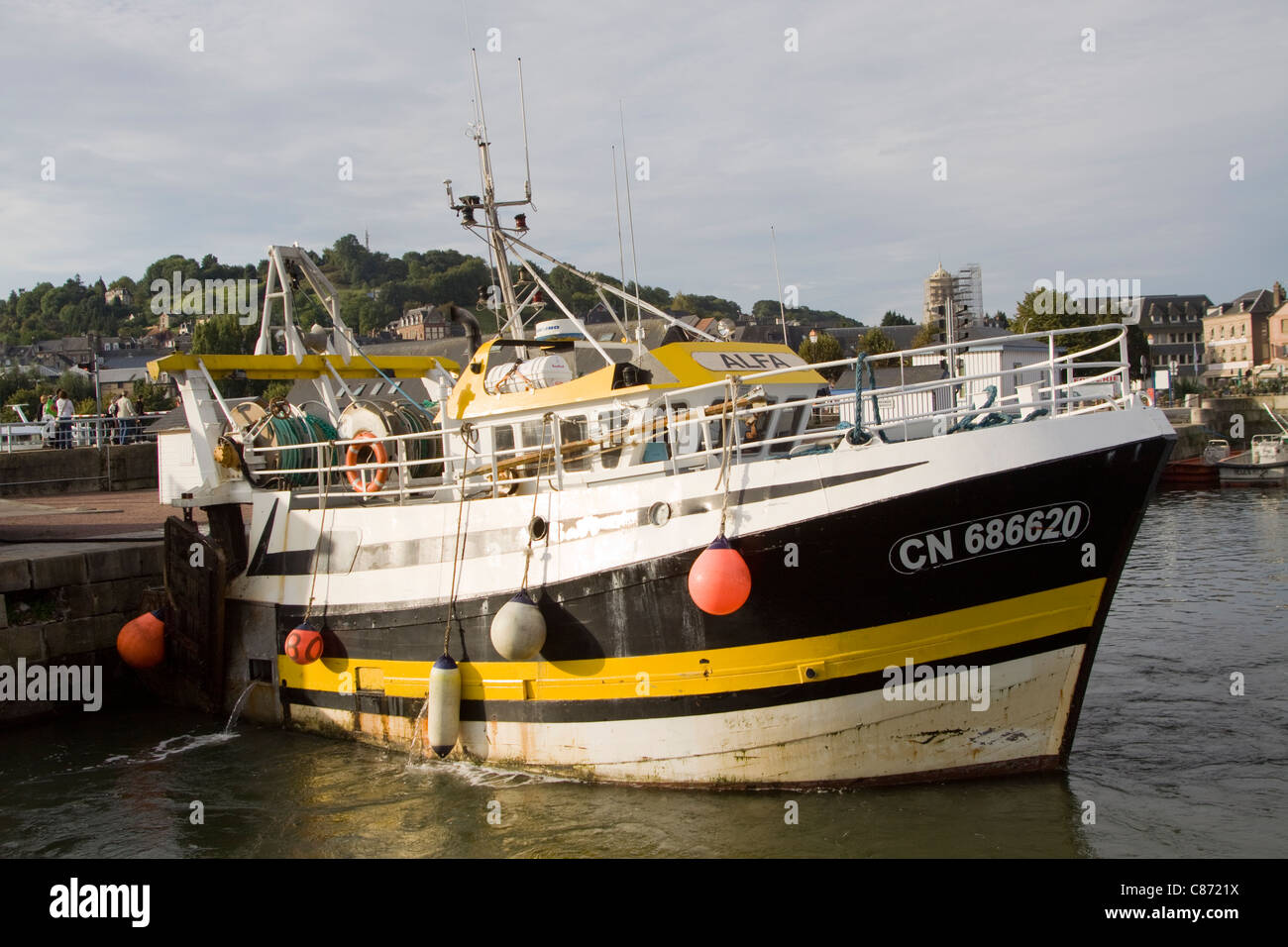 Der Alfa, ein 16 Meter Holz Rumpf Fischkutter mit Sitz in Honfleur, Normandie, Frankreich Stockfoto