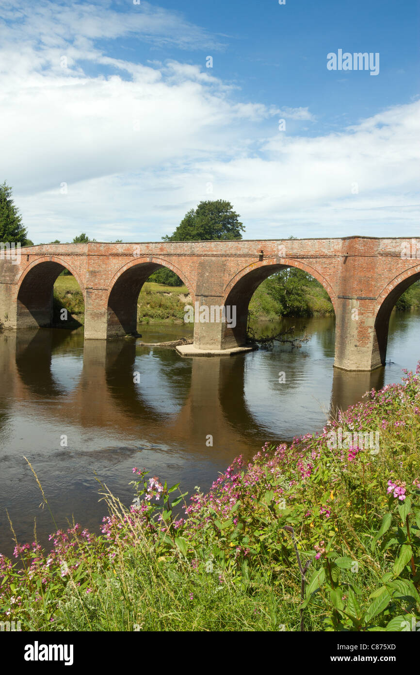 Die Bredwardine Brücke über Fluss Wye in Herefordshire, England. Stockfoto