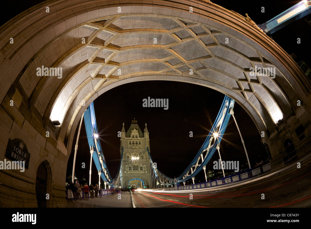 Tower Bridge beleuchtet in der Nacht, City of London, England, UK, Vereinigtes Königreich, GB, Großbritannien, britische Inseln, Europa Stockfoto