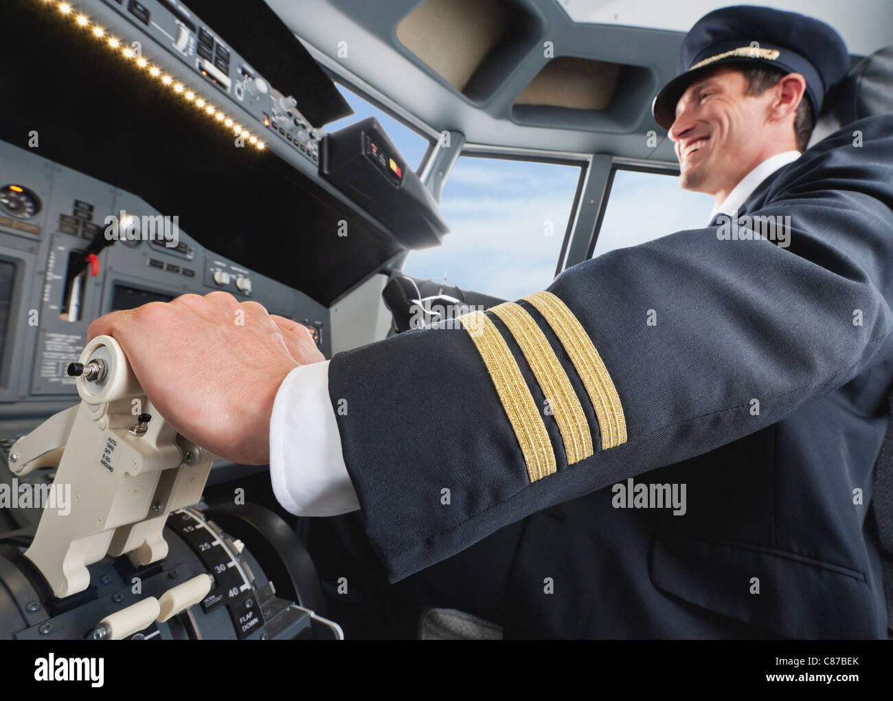 Deutschland, Bayern, München, Pilot Pilot Flugzeug aus Flugzeug-cockpit Stockfoto