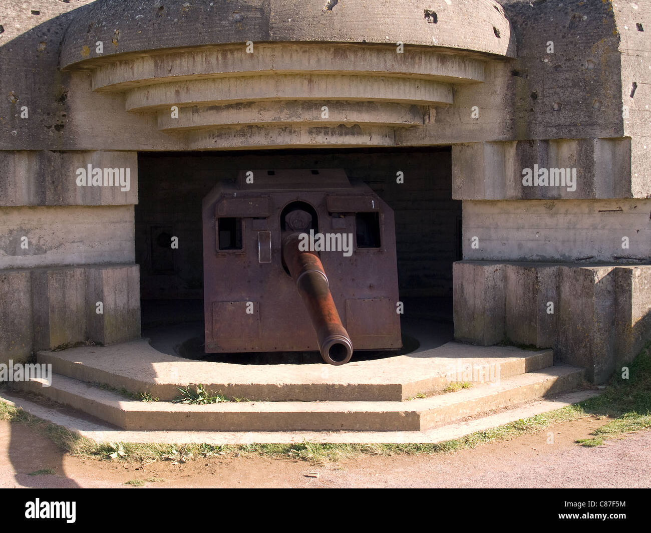 Bleibt der deutschen zweiten Weltkrieg Pistole Batterie an Lounges Sur Mi. Atlantikwall, Normandie, Frankreich. Stockfoto