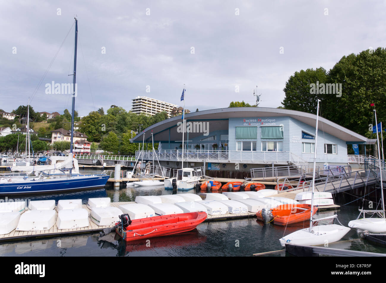 Die Marina neben dem Genfersee in Thonon-Les-Bains Stockfoto