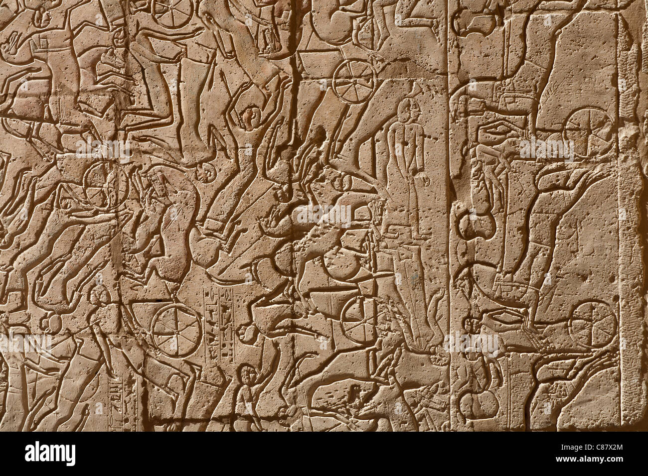 Relief Arbeiten zeigen Feldzüge von Ramses II in das Ramesseum, Luxor, Ägypten Stockfoto
