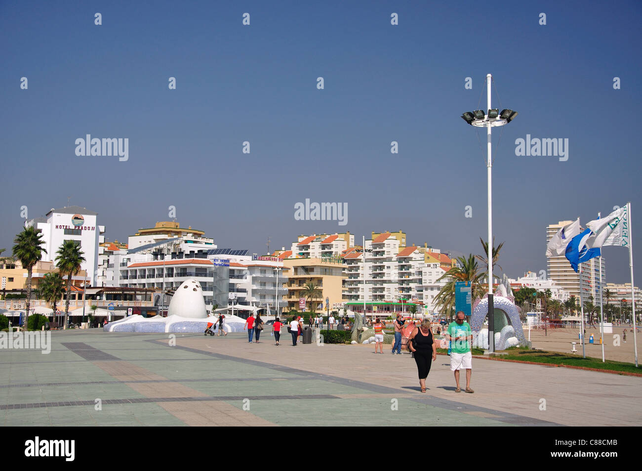 Strandpromenade, Playa Norte de Peñíscola, Peníscola, Costa del Azahar, Provinz Castellón, Valencia, Spanien Stockfoto