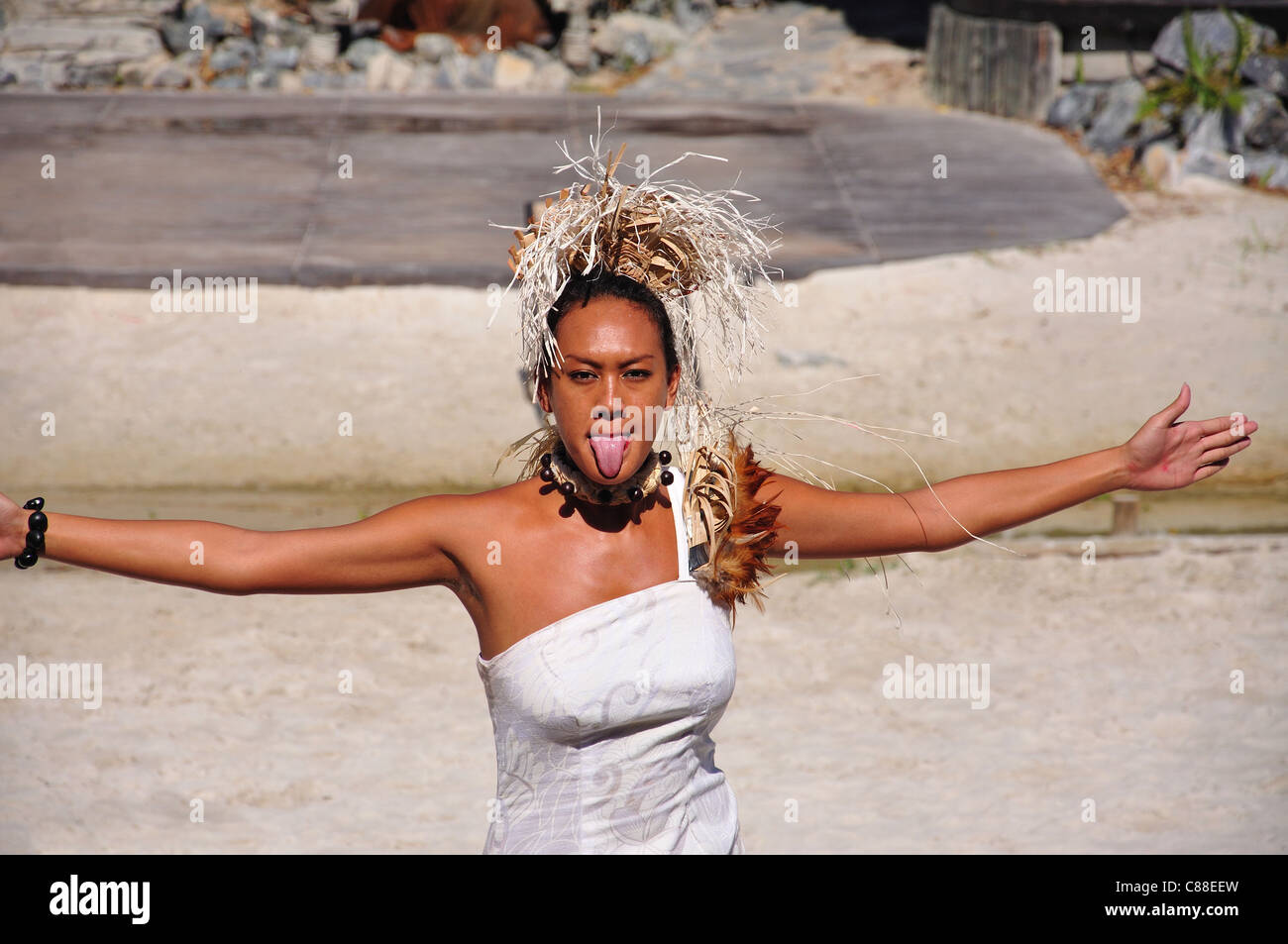Tänzerin bei polynesischen zeigen, Themenpark PortAventura, Salou, Costa Daurada, Provinz Tarragona, Katalonien, Spanien Stockfoto